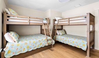 225 4th St, Beach Haven, NJ 08008