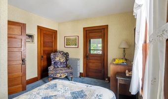 25 University Ter, Burlington, VT 05401