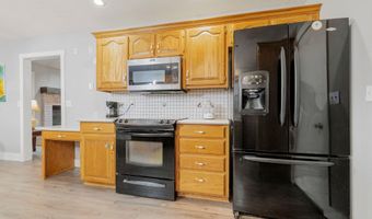 1019 Daniels St, Aurora, MO 65605