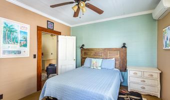 19 Leslie St, Apalachicola, FL 32320