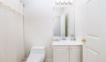 16 Thistle Holw 16, Avon, CT 06001