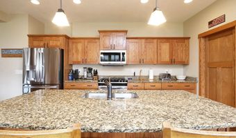 422 Stonegate Ct SW, Altoona, IA 50009