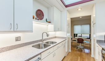 2 Haverhill Ct, Ann Arbor, MI 48105