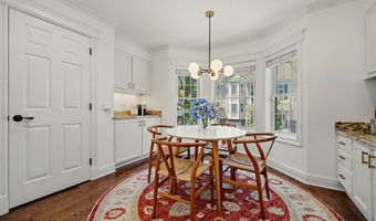 903 Larson Dr 903, Danbury, CT 06810