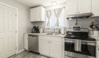 11 Cedarbrook Townhouse 11, Brookfield, CT 06804