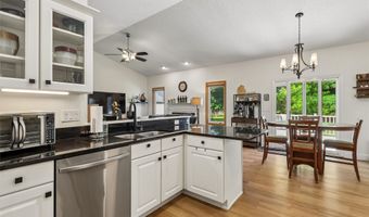 910 NE 45th St, Ankeny, IA 50021