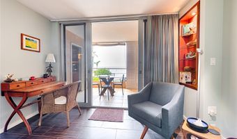 2979 Kalakaua Ave 205, Honolulu, HI 96815