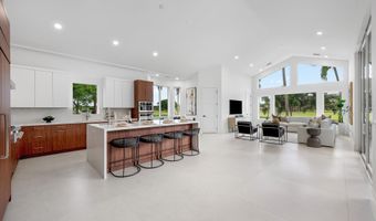 100 Glenbrook Ct, Atlantis, FL 33462