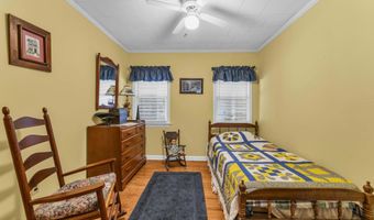 14 Larboard St, Beachwood, NJ 08722