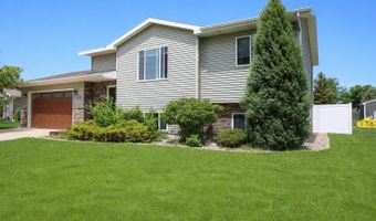 1208 Plum Ln, Aberdeen, SD 57401