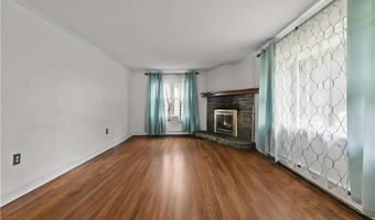 6 Wabasso Ter, Middletown, RI 02842