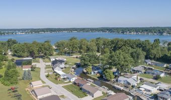 255 Lane 102 Crooked Lk, Angola, IN 46703