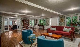 2 Cherry Ln, Bristol, RI 02809