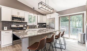 42 Seminole Trl, Cranston, RI 02921