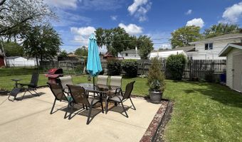 440 W Lake Park Dr, Addison, IL 60101