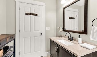 48 Ocean St, Belfast, ME 04915