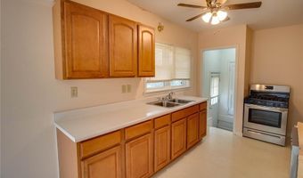 645 Elfgen St, Alton, IL 62002