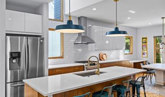 2553 Elkwood Cir, Charlotte, NC 28205