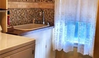 15 Lincoln Ave, Coventry, RI 02816