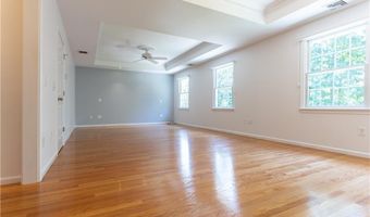 9 Elizabeth Dr, Lincoln, RI 02865