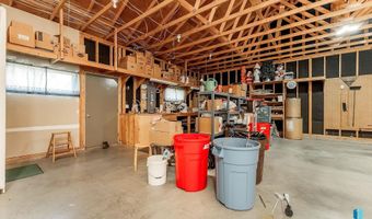 412 E Meadowlark Cir, Brandon, SD 57005