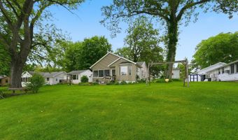 2948 E Skinner Lake N Dr, Albion, IN 46701