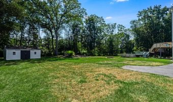 11 Macintosh Dr, Andover, NJ 07848