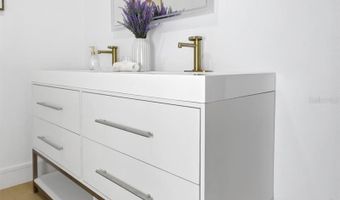 6321 BALBOA Ln, Apollo Beach, FL 33572