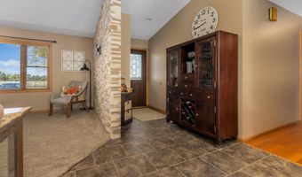 38397 Richmond Heights Dr, Aberdeen, SD 57401