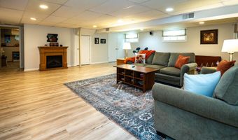 129 Dumbarton Hill Ct, Aberdeen, NJ 07747