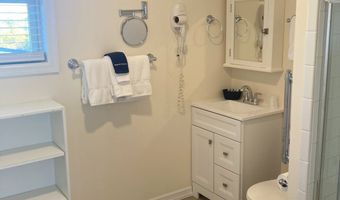 2136 Montauk Hwy Suite 202, Amagansett, NY 11930