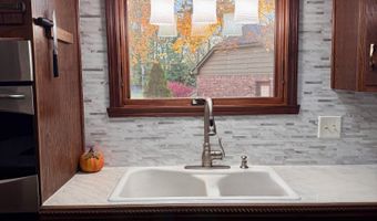 263 Queensway Dr, Avon, IN 46123