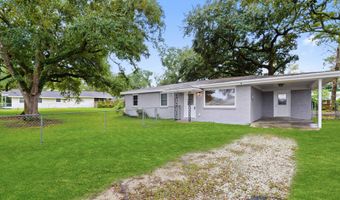 542 Demontluzin Ave, Bay St. Louis, MS 39520