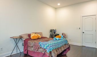372 Foxboro Dr, Avon, IN 46123