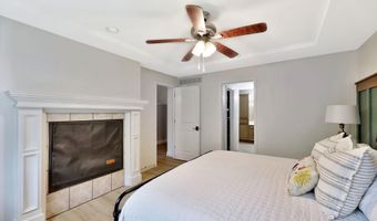 416 Country Hills Dr, Augusta, KS 67010