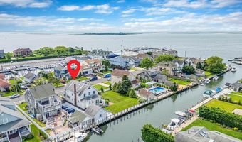 33 S Bay Ave, Amityville, NY 11701