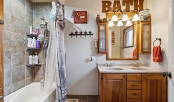 109 Park Ave, Anamosa, IA 52205
