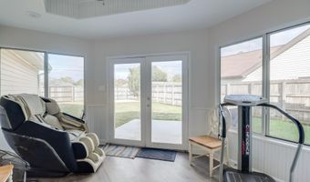 2082 Juniper Dr, Biloxi, MS 39532