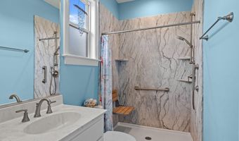 109 E Terminal Blvd, Atlantic Beach, NC 28512