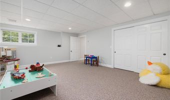 80 Douglas Dr, North Kingstown, RI 02874