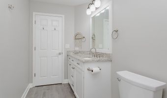 3 BLACKWOLF Ct, Algonquin, IL 60102