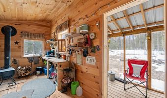 3 New England Rd, Abbot, ME 04406