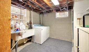 8027 Kolb Ave, Allen Park, MI 48101