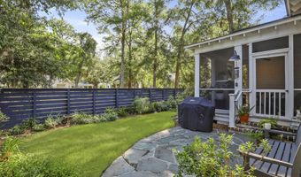 2 Tomlow Trce, Beaufort, SC 29906