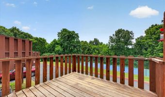 2427 Hidden Meadow Ln, Ballwin, MO 63021