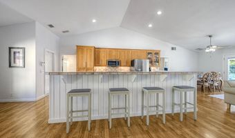 4876 Park Dr, Carlsbad, CA 92008