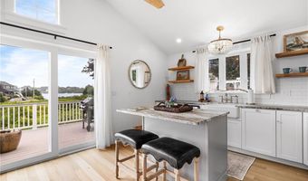 17 Goose Island Rd, Narragansett, RI 02882