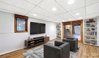 337 Woody Ln, Asheville, NC 28804