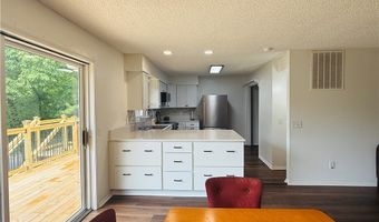 4 Chandler Ln, Bella Vista, AR 72715