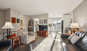 712 Garnet Dr, Ames, IA 50010